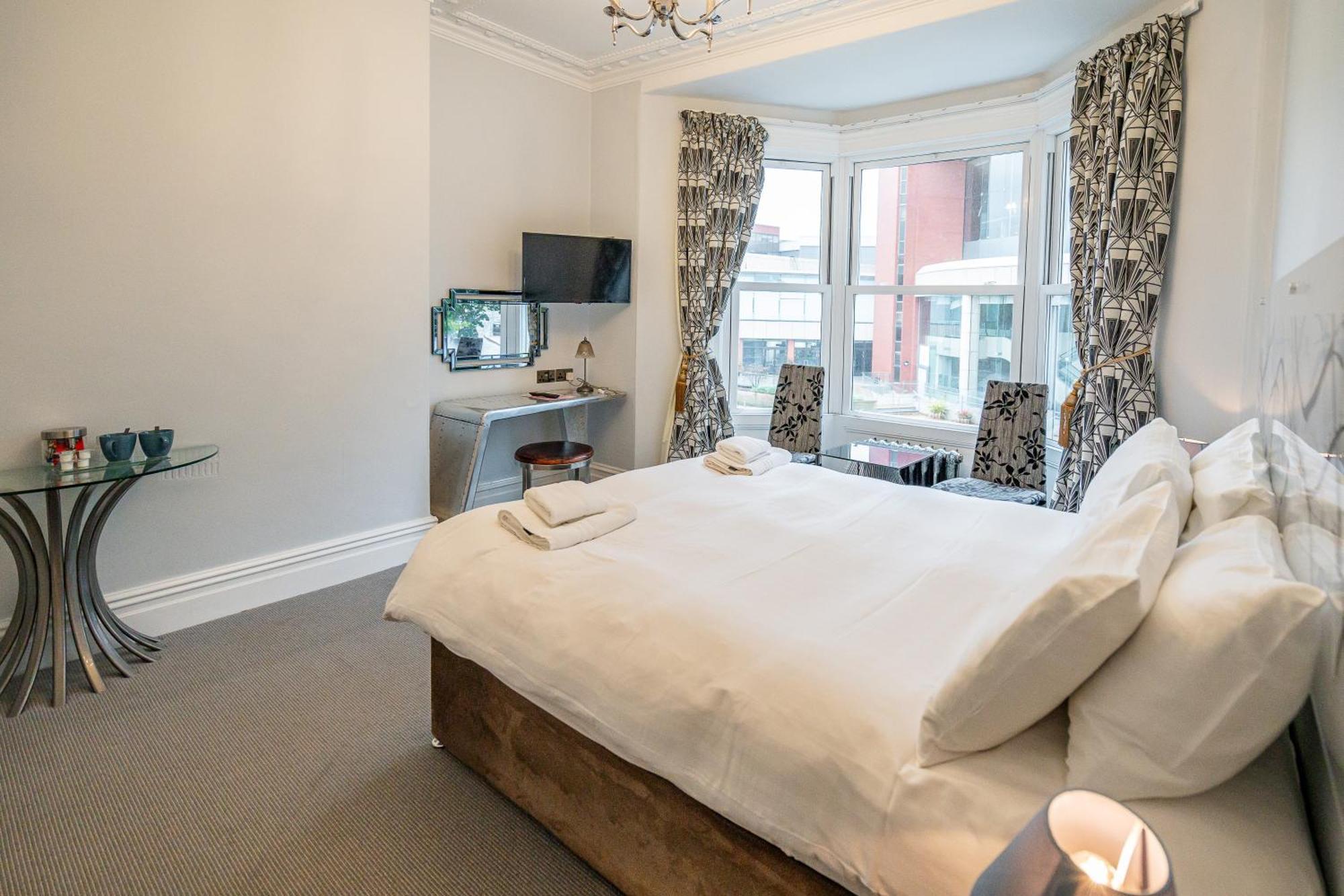 The Camberley Guest house 4*